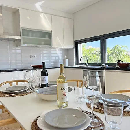 Solaris Exclusive By Junto Ao Mar