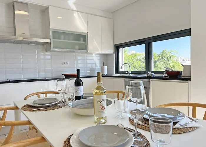 Solaris Exclusive By Junto Ao Mar