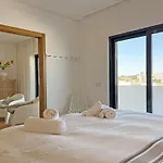 Solaris Exclusive By Junto Ao Mar